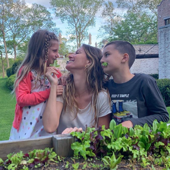 Gisele Bündchen et ses enfants Benjamin (à droite) et Vivian Lake (à gauche). Juin 2019.