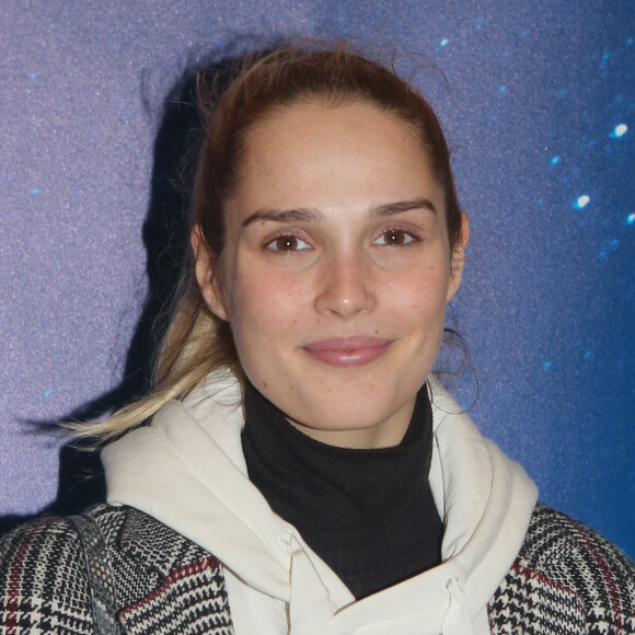 Camille Lou - Photocall du spectacle "Bô, le voyage musical" de Catherine Lara et Giuliano Peparini au théâtre du 13ème Art à Paris, le 10 mars 2018 © CVS / Bestimage