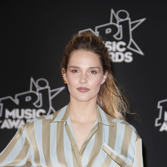 Camille Lou - 19ème édition des NRJ Music Awards à Cannes le 4 novembre 2017. © Christophe Aubert via Bestimage