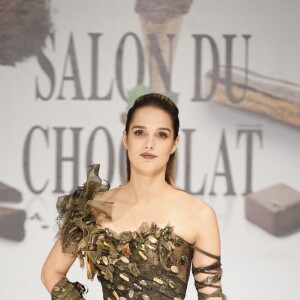 Camille Lou - Défilé du 23ème Salon du Chocolat à la Porte de Versailles à Paris. Le 27 octobre 2017 © Christophe Aubert via Bestimage