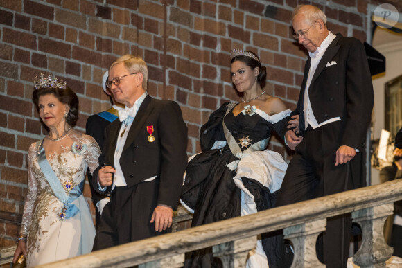 Carl-Henrik Heldin, la reine Silvia de Suède, Michael Mayor, la princesse Victoria de Suède, - Réception de la cérémonie annuelle du Prix Nobel à l'hôtel de ville de Stockholm, le 10 décembre 2019.