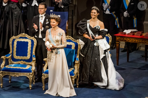 La reine Silvia de Suède, Le prince Daniel de Suède, la princesse Victoria de Suède - Cérémonie annuelle du Prix Nobel au "Stockholm Concert Hall", le 10 décembre 2019.