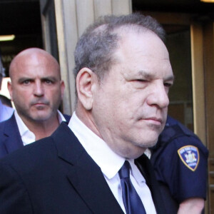 Agression sexuelle : Harvey Weinstein quitte le tribunal avec son avocat Ben Brafman à New York le 9 juillet 2018