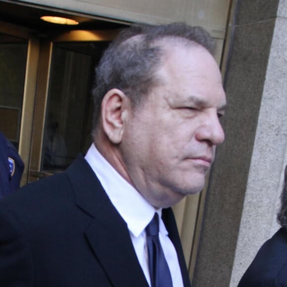 Agression sexuelle : Harvey Weinstein quitte le tribunal avec son avocat Ben Brafman à New York le 9 juillet 2018