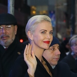 Charlize Theron arrive à Good Morning America pour promouvoir son nouveau film "Bombshell" à New York, le 16 décembre 2019.