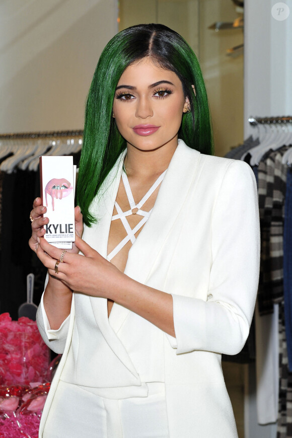 Kylie Jenner pendant l'événement de présentation de son "Lip Kit" à Los Angeles en Novembre 2015