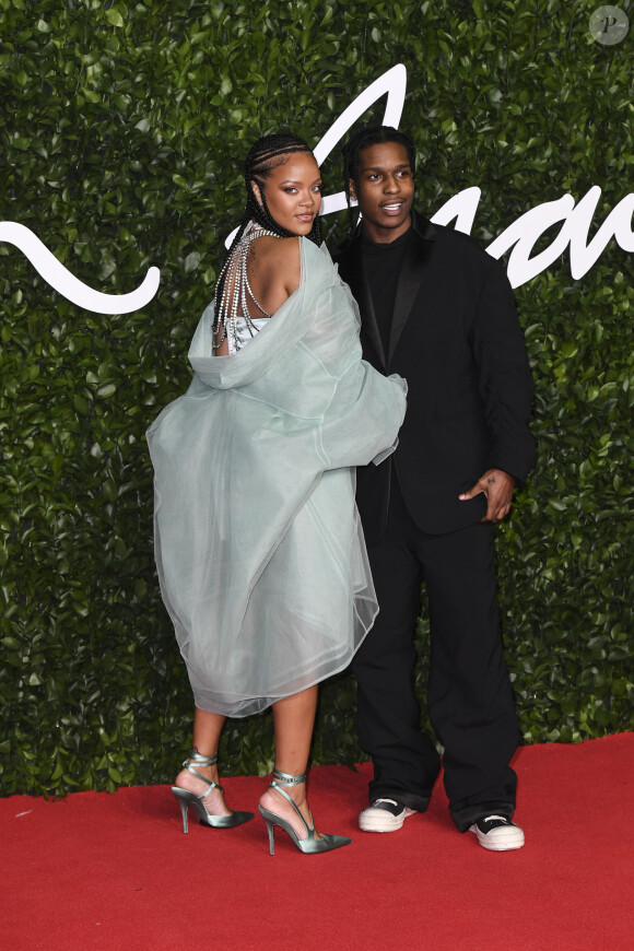 A$AP Rocky et Rihanna assistent à la cérémonie des "Fashion Awards 2019" au Royal Albert Hall à Londres, le 2 décembre 2019.
