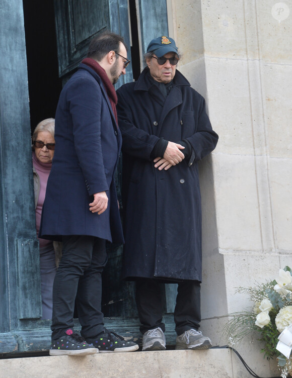 Dennis Berry (Mari de la défunte) - Arrivées aux obsèques de Anna Karina en la chapelle de l'Est au cimetière du Père Lachaise à Paris. Le 21 décembre 2019
