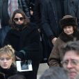 Nadia Tereszkiewicz, Marion Cotillard, Macha Méril - Sorties des obsèques de Anna Karina en la chapelle de l'Est au cimetière du Père Lachaise à Paris. Le 21 décembre 2019
