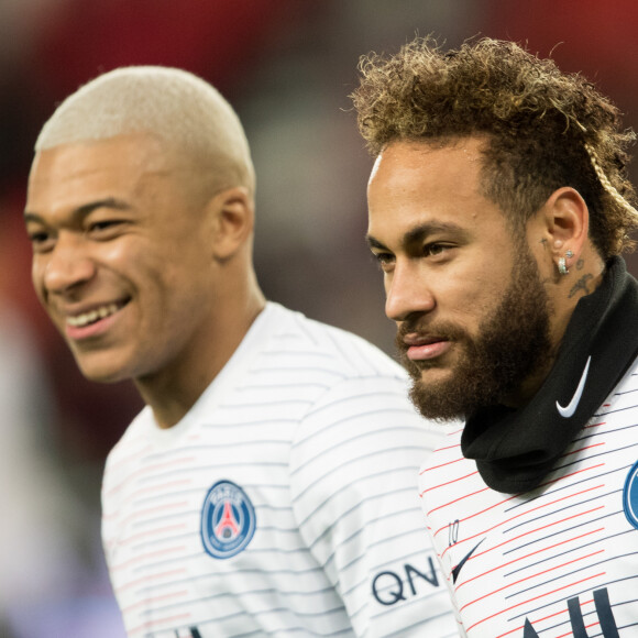 Kylian Mbappé et Neymar lors du match de Ligue 1 Conforama Paris Saint-Germain - Amiens SC au Parc des Princes. Paris, le 21 décembre 2019.