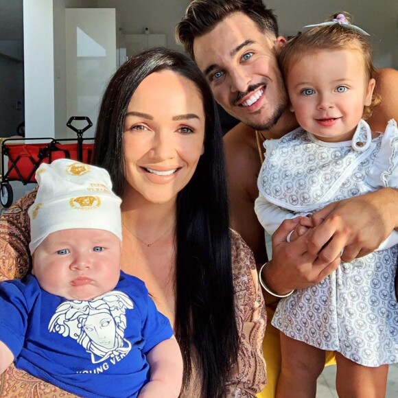 Jazz avec son mari Laurent et ses enfants Cayden et Chelsea sur Instagram, le 24 mai 2019