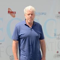 Ron Perlman : Coincé le pied au plancher, il ne peut éviter l'accident