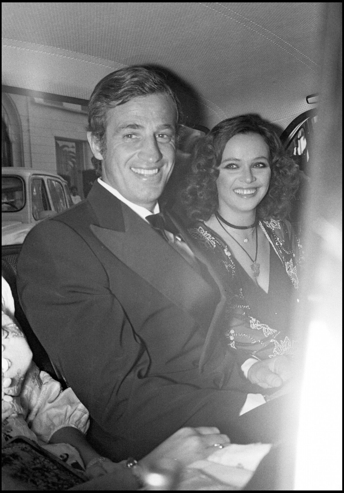 Photo : Jean-Paul Belmondo et sa compagne Laura Antonelli au Festival de  Cannes pour la présentation du film 