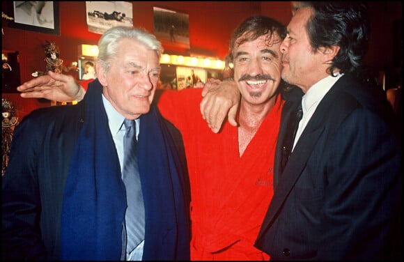 Jean Marais, Jean-Paul Belmondo et Alain Delon à la générale de "Cyrano" le 27 février 1990.