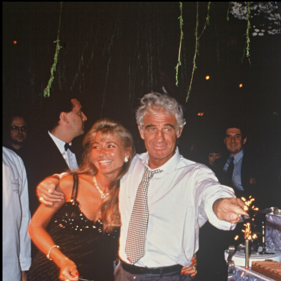Jean-Paul Belmondo avec Natty pour fêter ses 60 ans le 10 avril 1993.