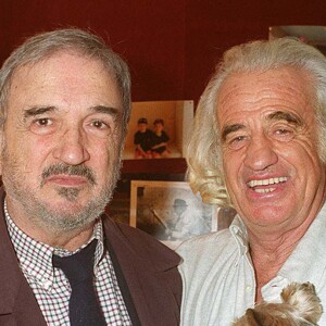 Jean-Claude Carrière et Jean-Paul Belmondo lors de la dernière de la pièce "Frédérick Lemaître" le 24 mars 1999.