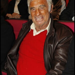 Jean-Paul Belmondo lors de la génréale du spectacle "Une femme nommée Marie" de Robert Hossin au Palais des congrès, à Paris, le 24 octobre 2011.