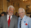 Exclusif - Jean-Paul Belmondo est venu assister à la décoration de son ami Charles Gérard (Chevalier de l'ordre national du mérite) au ministère de la Culture et de la Communication le 20 avril 2012.