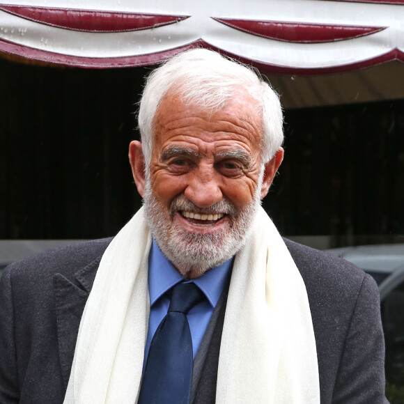 Jean-Paul Belmondo a fêté son 80e anniversaire au restaurant "La Gauloise" dans le 15e arrondissement de Paris. Le 9 avril 2013.