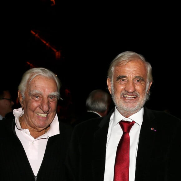 Paul Belmondo, Charles Gérard, Jean-Paul Belmondo, Jean-Michel Aulas et Thierry Frémaux - Soirée d'ouverture de la 7éme édition du Festival Lumière 2015 à la Halle Tony-Garnier à Lyon le 12 octobre 2015.