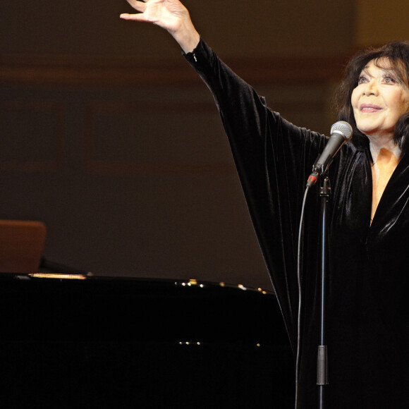 Juliette Greco en concert à Hambourg le 21 octobre 2015.