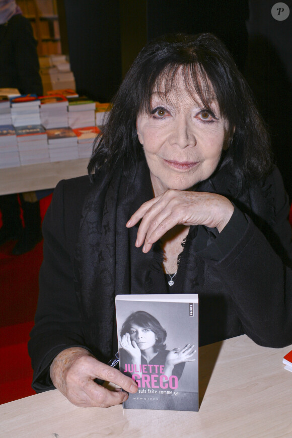 Juliette Greco - 33eme edition du Salon du Livre de la porte de Versailles a Paris le 24 mars 2013.