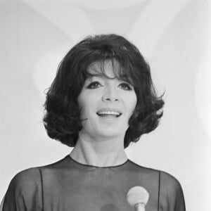 Archives - En France, à Paris, Juliette GRECO sur le plateau de l'émission "Heureuse Rencontre", le 28 septembre 1968. 