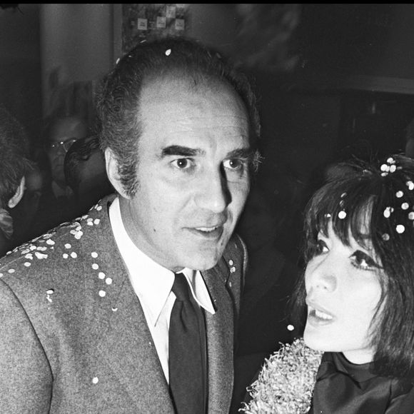 Archives- Michel Piccoli et Juliette Gréco au concert d'Hugues Aufray à Bobino le 16 novembre 1967 à Paris. 