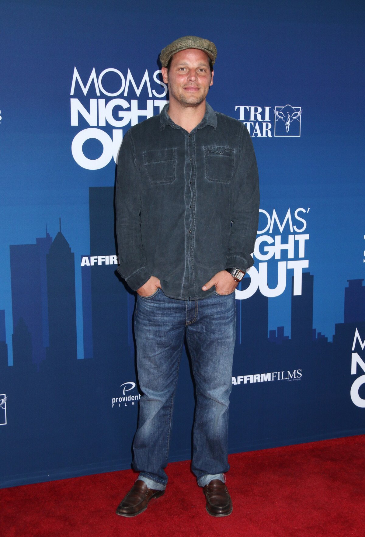 Vidéo Justin Chambers à la première de "Mom's Night Out" à Hollywood