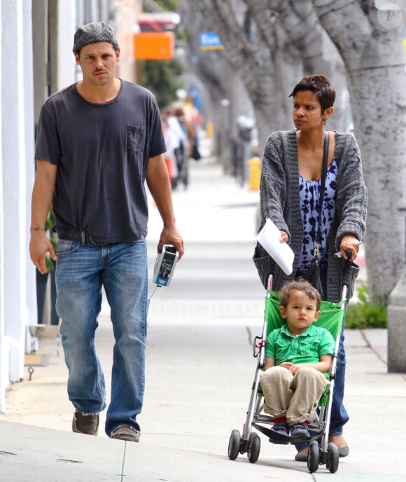 Justin Chambers et sa femme le 8 mai 2012 à Los Angeles.