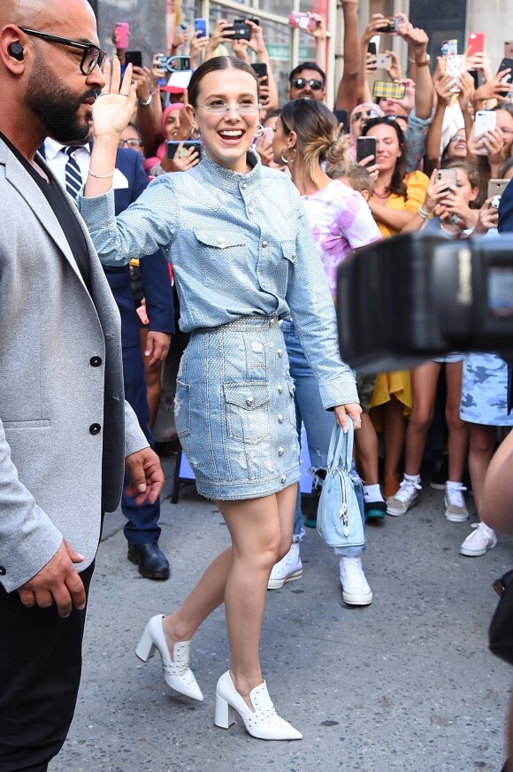 Millie Bobby Brown à la sortie de sa boutique éphémère Florence by Mills à New York, le 25 août 2019