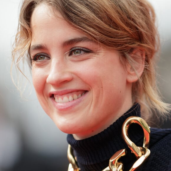 Adèle Haenel - Montée des marches du film "Portrait de la jeune fille en feu" lors du 72ème Festival International du Film de Cannes. Le 19 mai 2019 © Jacovides-Moreau / Bestimage