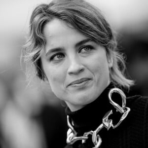 Adèle Haenel - Montée des marches du film "Portrait de la jeune fille en feu" lors du 72ème Festival International du Film de Cannes. Le 19 mai 2019 © Jacovides-Moreau / Bestimage