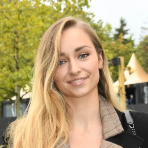 Emma Smet - People au Qatar Prix de l'Arc de Triomphe sur l'hippodrome de Longchamp à Paris le 6 octobre 2019. © Coadic Guirac.Bestimage