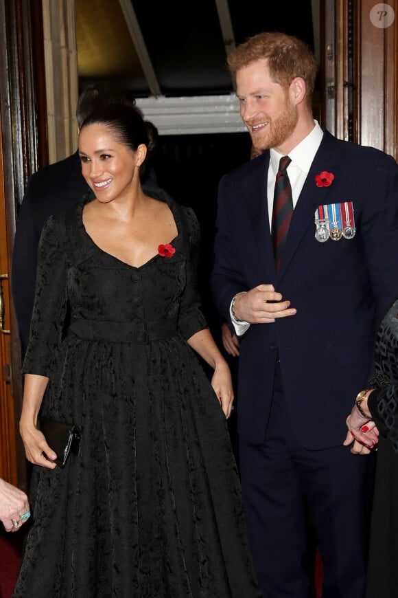 Le prince Harry, duc de Sussex, et Meghan Markle, duchesse de Sussex - La famille royale assiste au Royal British Legion Festival of Remembrance au Royal Albert Hall à Kensington, Londres, le 9 novembre 2019.