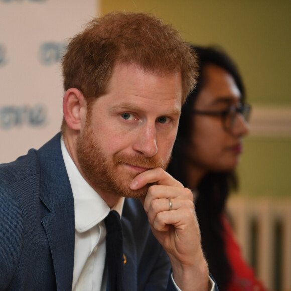 Le prince Harry, duc de Sussex, et Meghan Markle, duchesse de Sussex, participent à une réunion sur l'égalité des genres avec les membres du Queen's Commonwealth Trust (dont elle est vice-présidente) et du sommet One Young World au château de Windsor, le 25 octobre 2019.