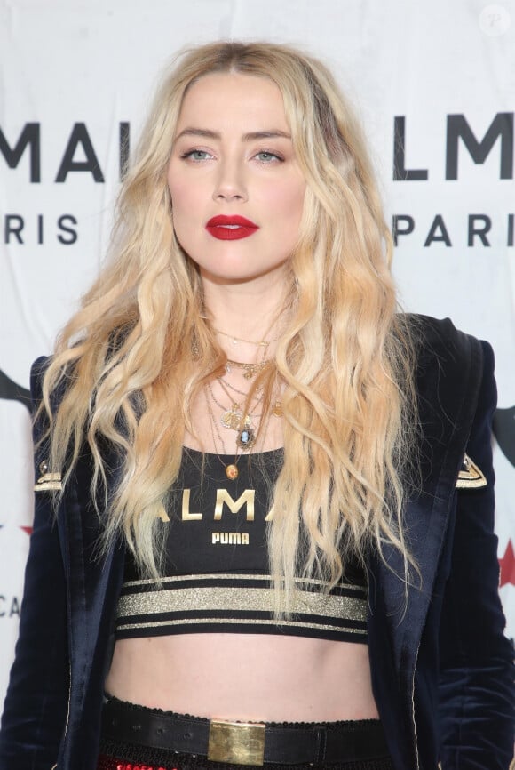 Amber Heard au photocall de la soirée "Puma x Balmain" à Los Angeles, le 21 novembre 2019.