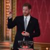 Le prince Harry lors du tiarge au sort de la Coupe du monde de rugby à XIII 2021 au palais de Buckhingam à Londres le 16 janvier 2020.