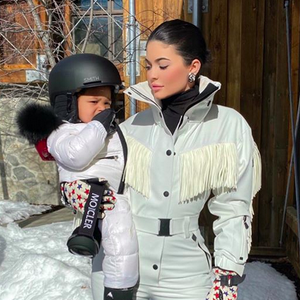 Kylie Jenner et sa fille Stormi (1 an) en vacances au ski. Le 6 décembre 2019 sur Instagram.