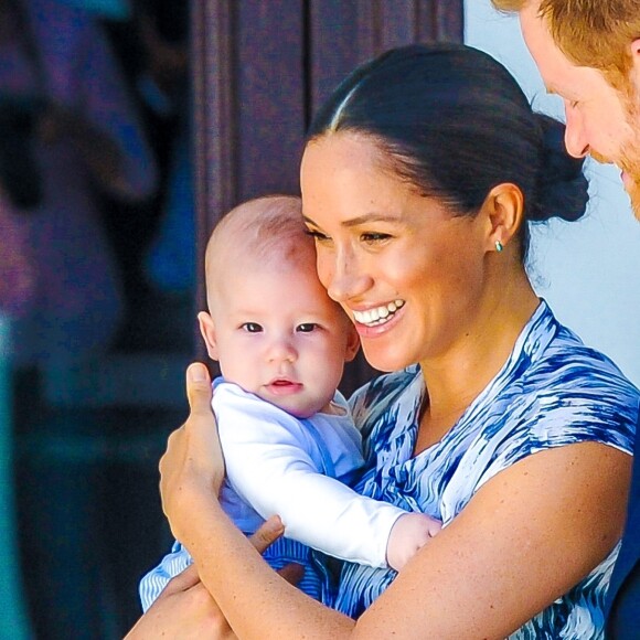 Le prince Harry et Meghan Markle, duc et duchesse de Sussex, avec leur fils Archie (alors âgé de quatre mois) au Cap en Afrique du Sud le 25 septembre 2019.