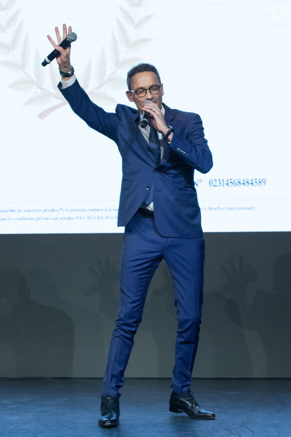 Julien Courbet lors du gala de la Chaine de l'espoir au théâtre de la Tour Eiffel à Paris, France, le 26 mars 2018. Les recettes collectées (les bénéfices de la soirée) seront reversées à l'association La Chaîne de l'Espoir pour redonner vie et sourire à des enfants malades du bout du monde. © Cyril Moreau/Bestimage