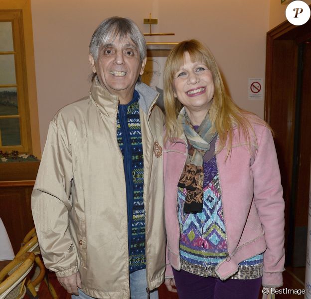 Annie Gautrat aka la chanteuse Stone et son compagnon - Dîner du comité d'honneur de l'Association pour le Droit de Mourir dans la Dignité (ADMD) organisé par M. Jean-Luc Romero-Michel au Restaurant "Chez Françoise" à Paris le 4 mars 2014.