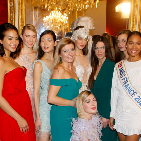 Clémence Botino (Miss France 2020), Vaimalama Chaves (Miss France 2019) - People au défilé de mode Haute-Couture printemps-été 2020 "La Métamorphose" à Paris. Le 21 janvier 2020 © Veeren Ramsamy-Christophe Clovis / Bestimage