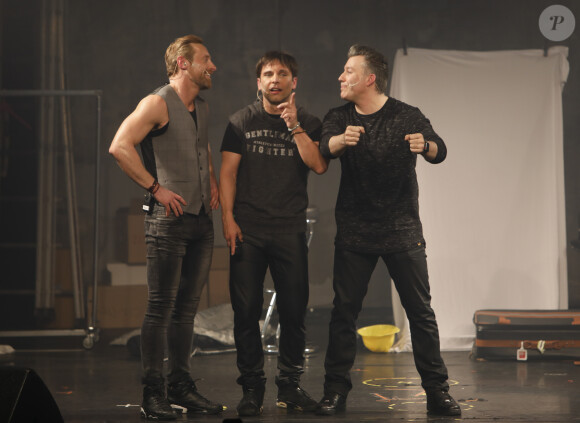 Chris Keller (GSquad), Allan Theo, Frank Delay (2be3) - Les artistes de la pièce de théâtre "Boys Band Forever" sur la scène de l'Apollo Théâtre à Paris. Le 23 mars 2018 © Marc Ausset-Lacroix / Bestimage