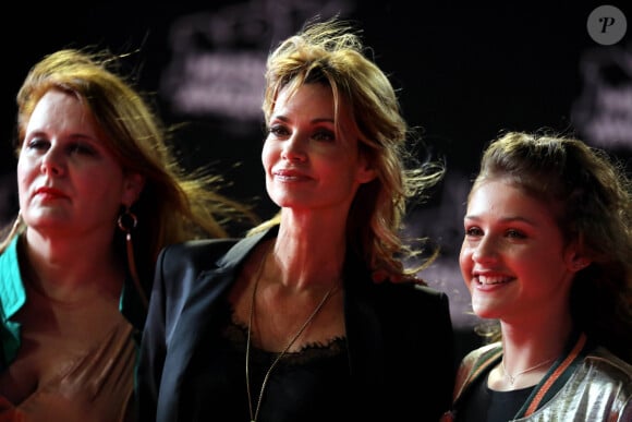 Ariane Séguillon, Ingrid Chauvin, Lou Jean - 19e édition des NRJ Music Awards à Cannes le 4 novembre 2017. © Dominique Jacovides/Bestimage