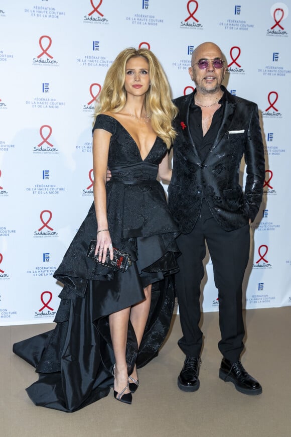 Pascal Obispo et sa femme Julie Hantson lors du photocall de la 18ème édition du "Dîner de la mode du Sidaction" au Pavillon Cambon Capucines - Potel et Chabot à Paris, France, le 23 janvier 2020. © Olivier Borde/Bestimage