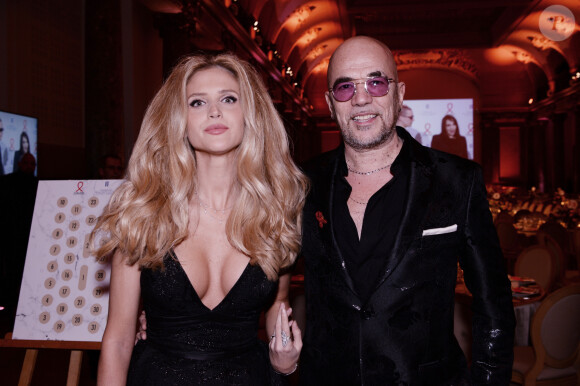 Pascal Obispo et sa femme Julie Hantson lors de la soirée de gala de la 18ème édition du "Dîner de la mode du Sidaction" au Pavillon Cambon Capucines - Potel et Chabot à Paris, France, le 23 janvier 2020. © Rachid Bellak/Bestimage