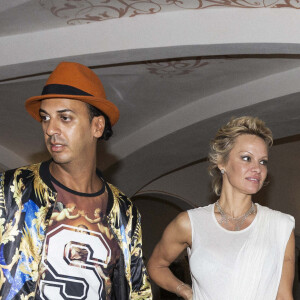 Pamela Anderson et  Rick Salomon inaugurent le VIP Room Poltu Quatu à Porto Cervo en Italie le 26 juillet 2014.