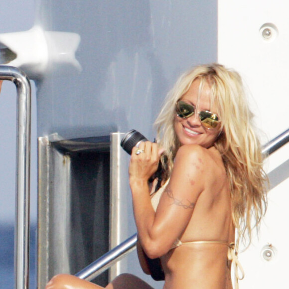 Pamela Anderson 30/07/2006 - Saint Tropez