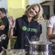 Exclusif - Pamela Anderson soutient la candidate du parti vert Bridget Bruns aux élections canadiennes à Vancouver, le 9 octobre 2019.